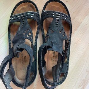 Naot string sandal - black and silver comfort sz 10 (41uk)